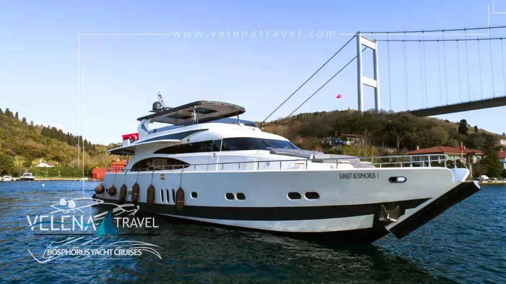 Bospphorus sunset cruise yacht
